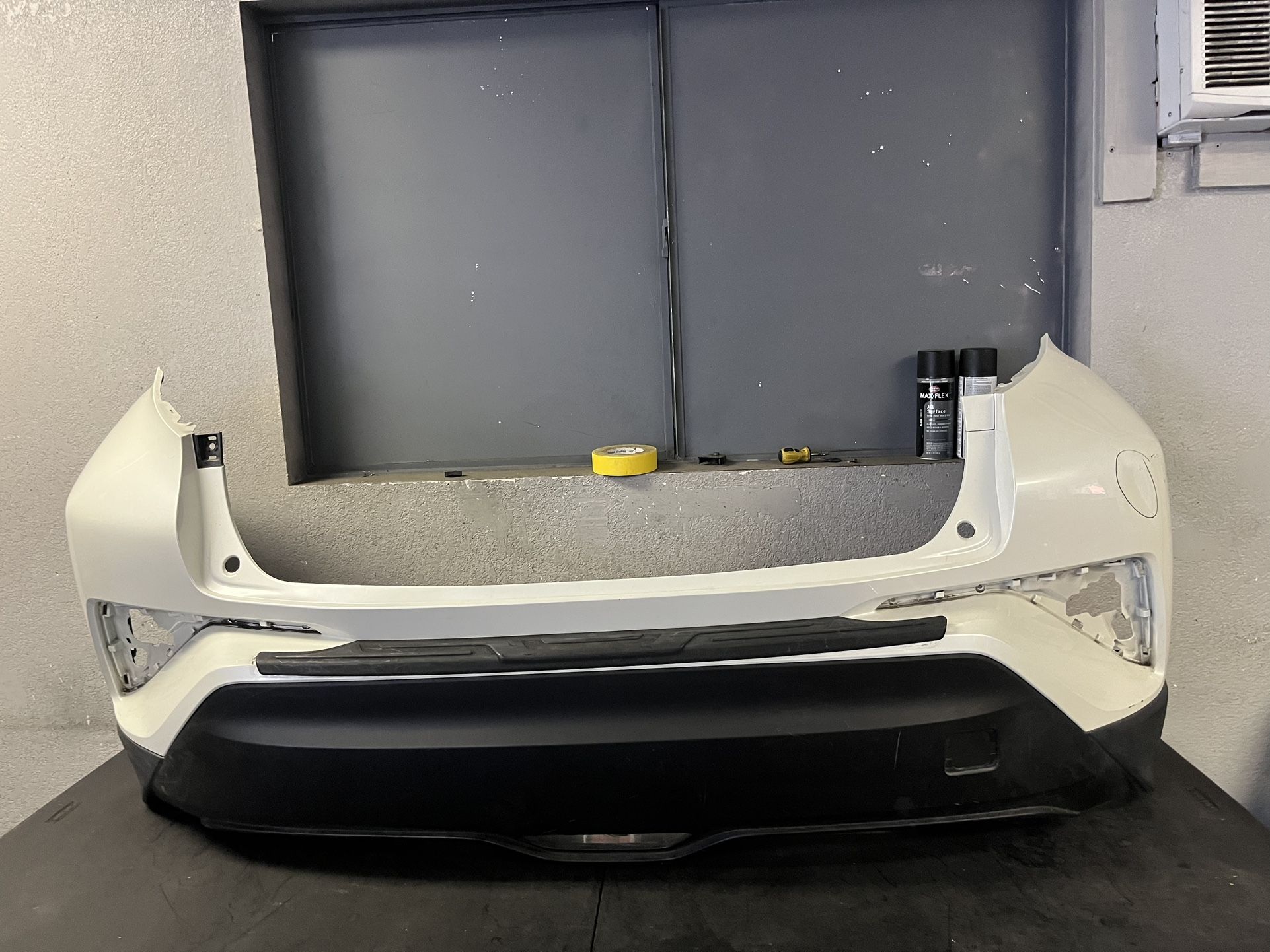 2018-2019 TOYOTA C-HR FRONT BUMPER OEM USED