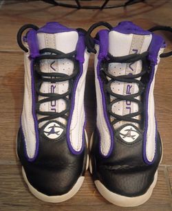Jordan Pro Strong GS 'Electro Purple'
Favorite kid shoes