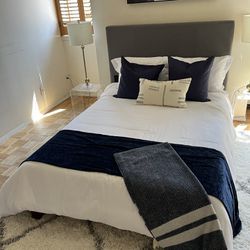 Full Bed (incls. frame & mattress)