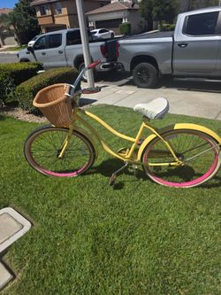 Huffy cranbrook 26" womens beach cruiser