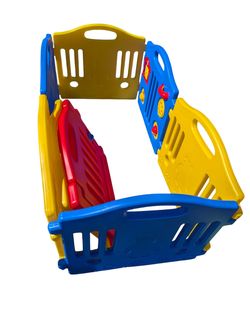 Portable Modular Baby Playpen / Play Center – Excellent Condition 8 panels including door modular, multi-colored plastic baby playpens