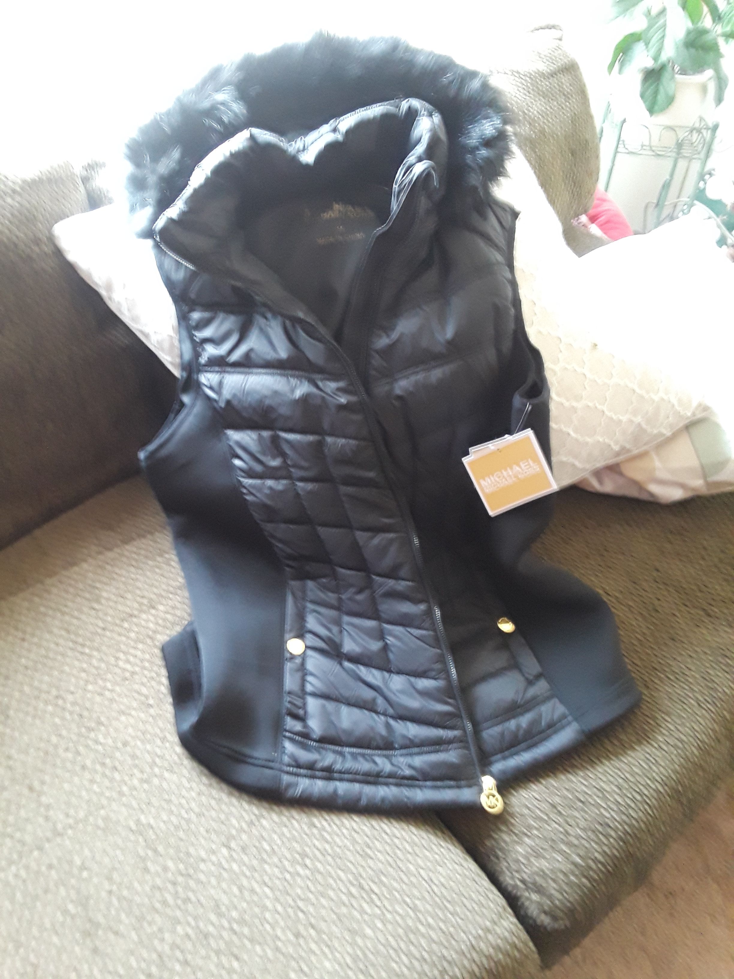 Micheal kors vest new