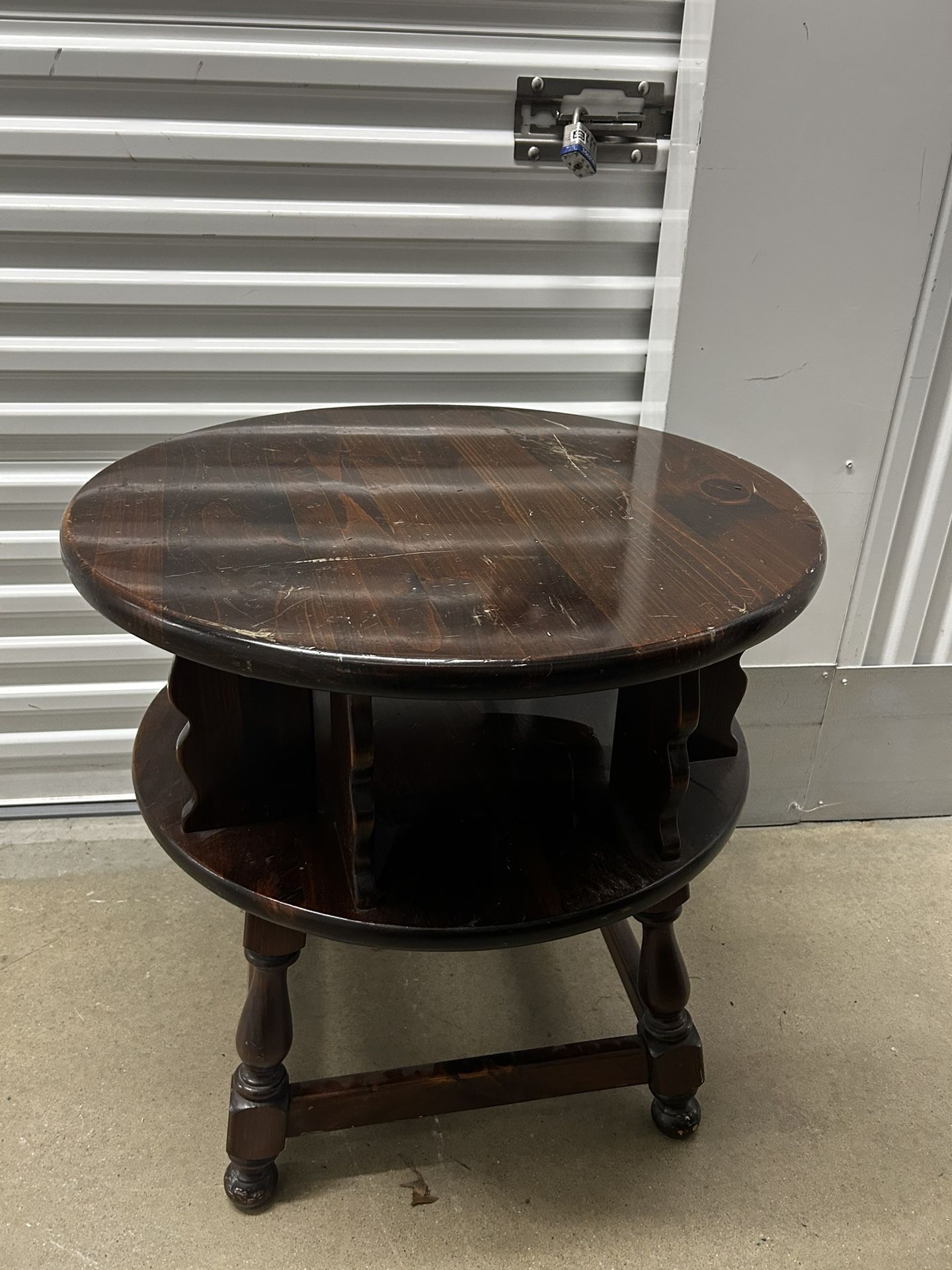 Round Table With Glass Top Spinning