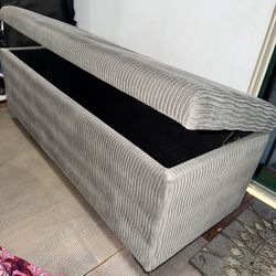 Gray Storage Bench / Ottoman / End of Bed Like New