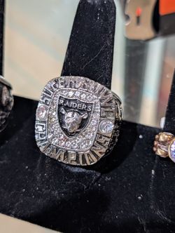 Oakland Raiders Championship-Style Ring Silver Tone Football Memorabilia