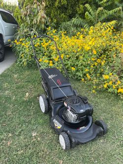 CRAFTSMAN PUSH MOWER LIKE NEW FRESH TUNE UP READY FOR YOUR WORK PRICE IS FIRM
