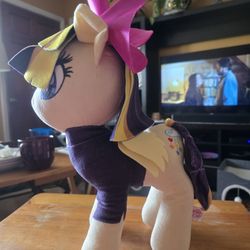 🎆USED LIKE NEW VERY CLEAN. 3 MY LITTLE PONIES. 2ND ONE WINGS GO UP AND DOWN BY PUSHING BUTTON 