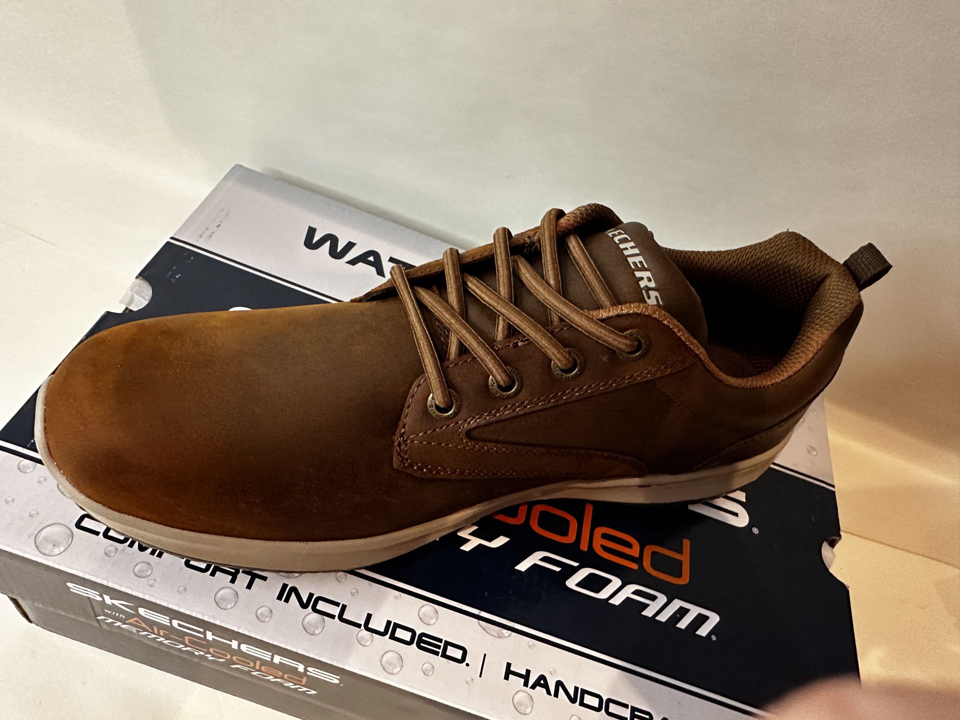 Men’s sketchers size 11