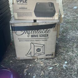 Movie Scream With Projector