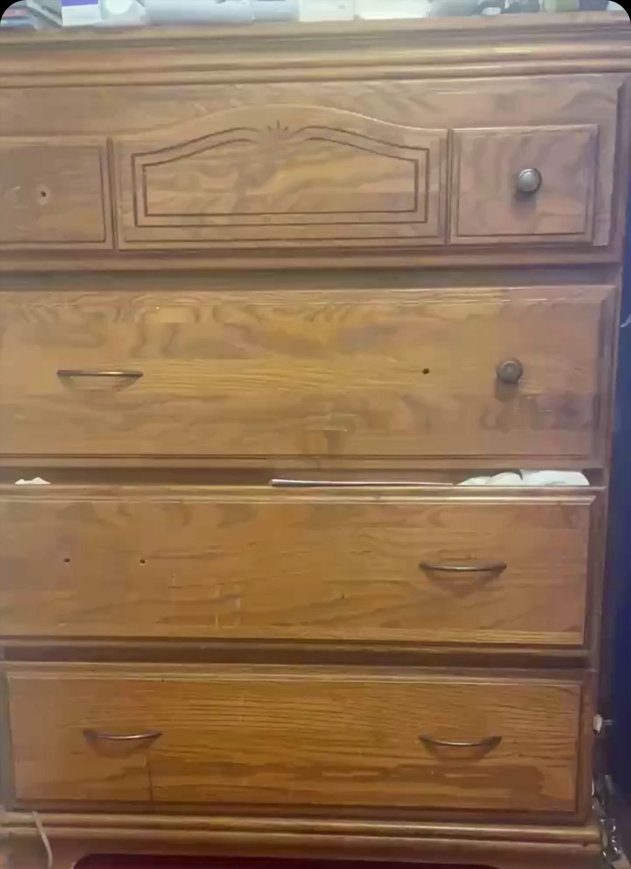 Sony 32” TV + Wardrobe Cabinet / Televisor Sony 32” + Gabinete de Ropa - $120 - Free Delivery in Long Beach / Entrega Gratis en Long Beach