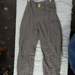 Mens Grey cargo pants(Medium)