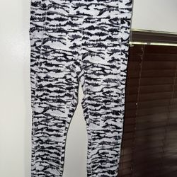 Fabletics Leggings/ Sweatpants 