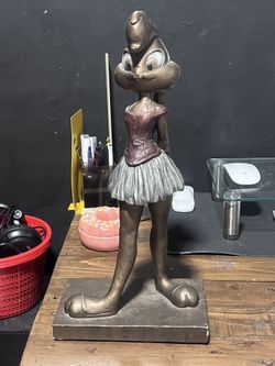 1998 Warner Bros Lola Bunny Sculpture