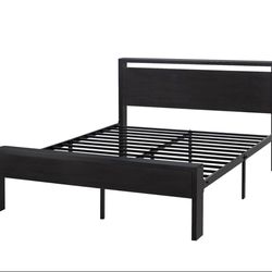 Full size metal headboard and footboard