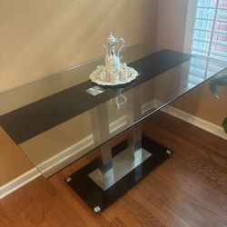 Beautiful Glass Top Table.  Black, Chrome And Clear