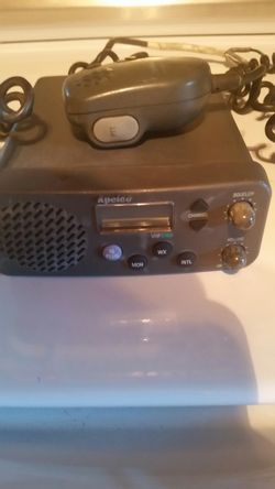 Apelco VHF Radio