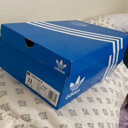 New ADIDAS SIZE 11