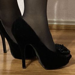Black Heels 6.5