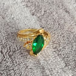 Oval gem 14kt ring 