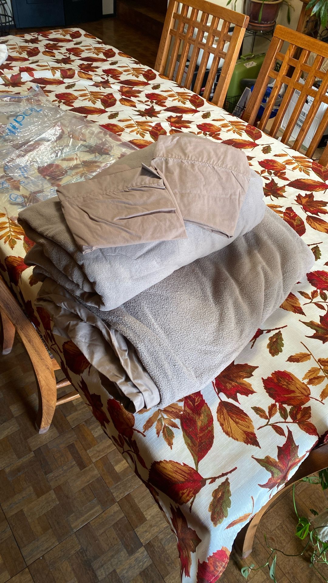 King size light brown, mocha sheet set