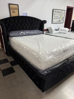 Queen Bed Velvet With Bling Clearance 