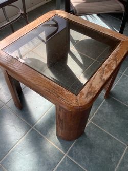 Oak end table