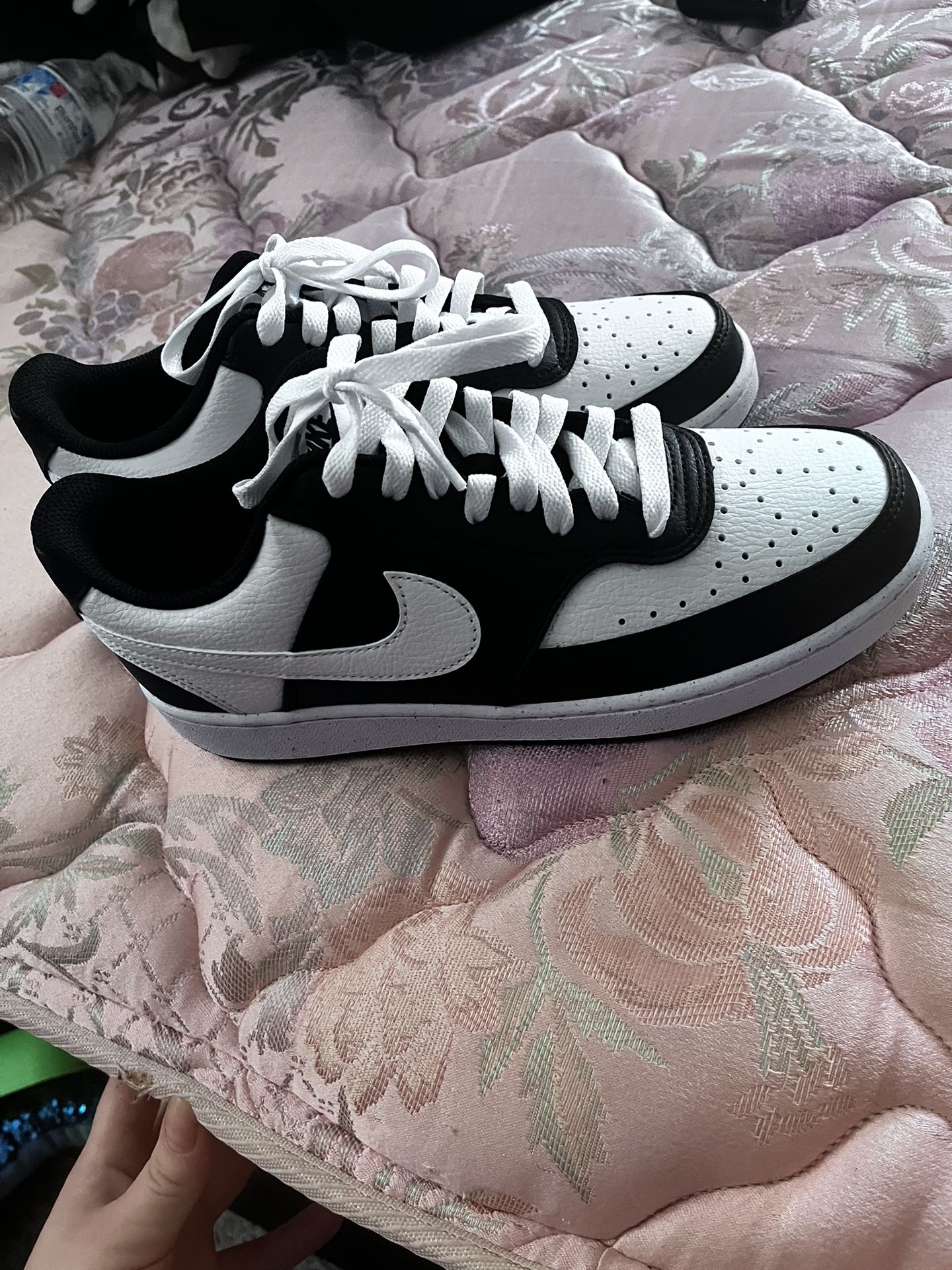 Nikes Size 8.5
