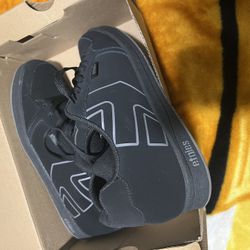 Black Etnies Shoes