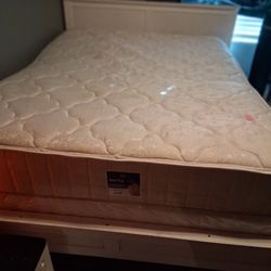 Good Shape QUEEN bed And MATTRESS