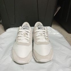 Reebok Classics Size 9.5