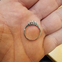 10k White Gold Ring