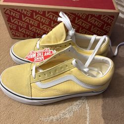 Woman’s Vans Size 8