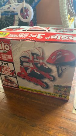 Kid roller skates