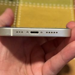 iPhone 13 128GB / Carrier Unlocked / No Sim Restrictions 