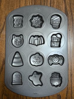 Wilton Halloween Nonstick Baking Pan
