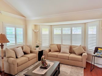 Solid Wood Plantation Shutters for Windows, Sliding Doors & Closet Doors - Factory Direct Pricing & Professional Installation (Persianas de Madera)