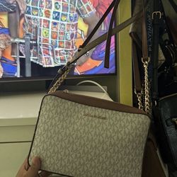 Michael Kors purse