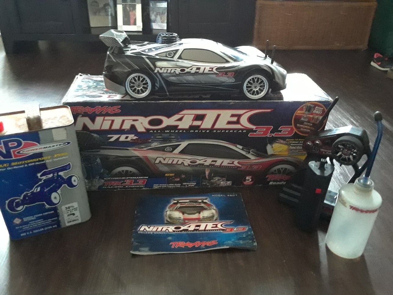 Traxxas Nitro 4-TEC 3.3 rc car