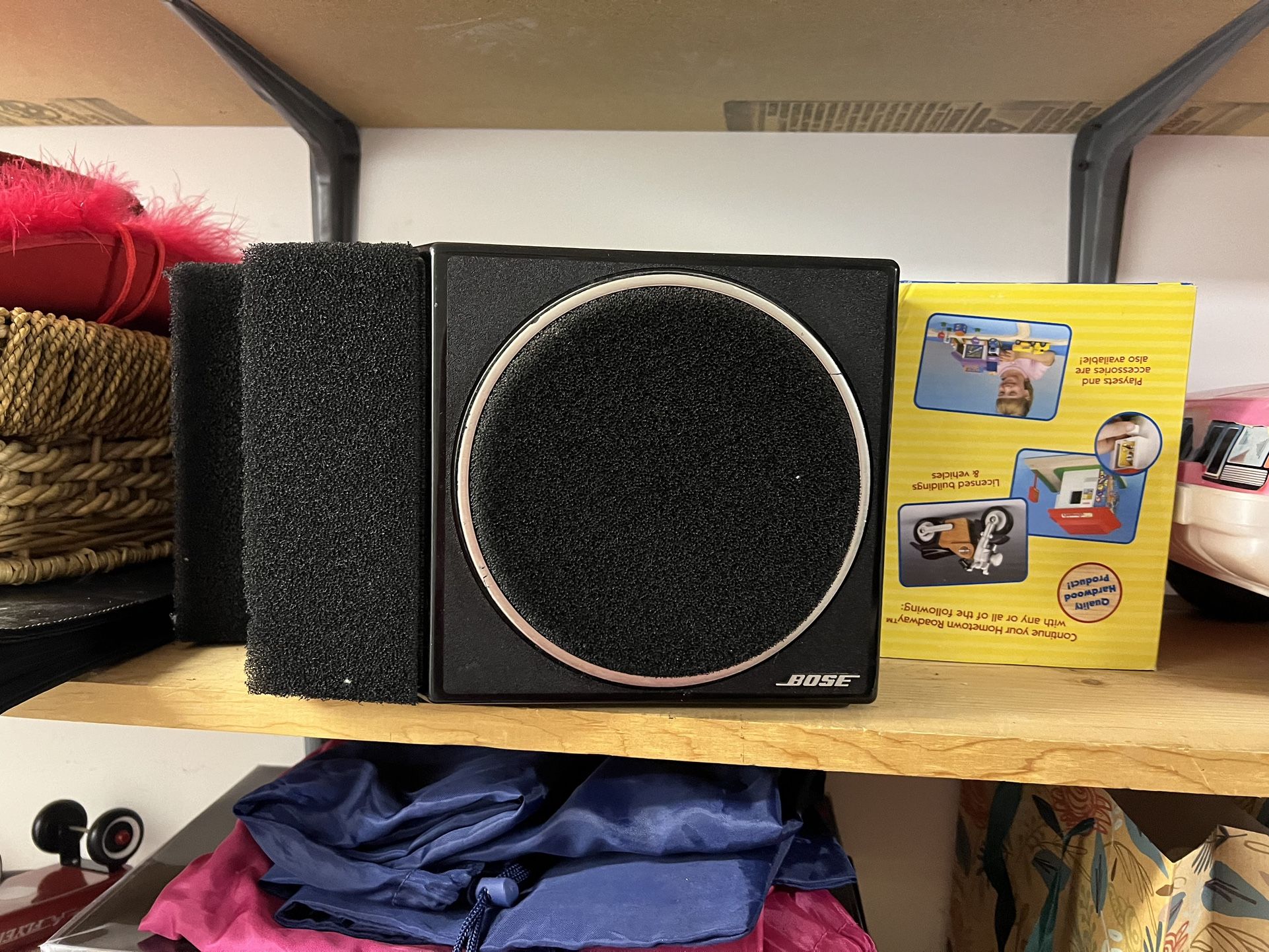Bose Bookshelf Speakers (pair)