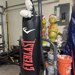 Everlast punching bag and stand