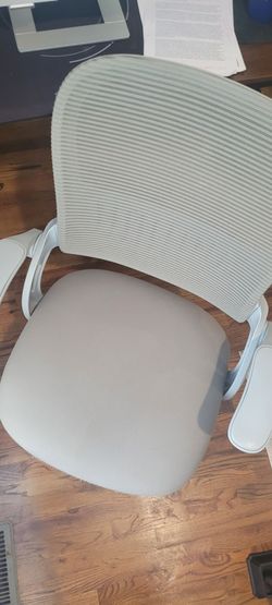 Light Gray Office Chair with Armrests