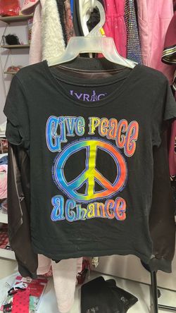 Give peace a chance  Tee  size (M)