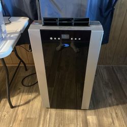 14000 BTU Portable Air Conditioner & Dehumidifier 