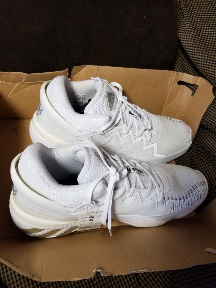 Adidas Issue Basketball Shoes SZ14 New