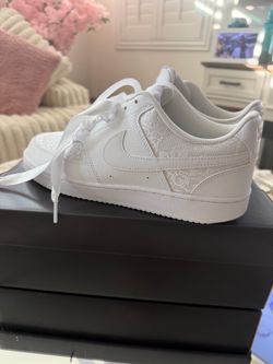 White Lace Nike - Never worn