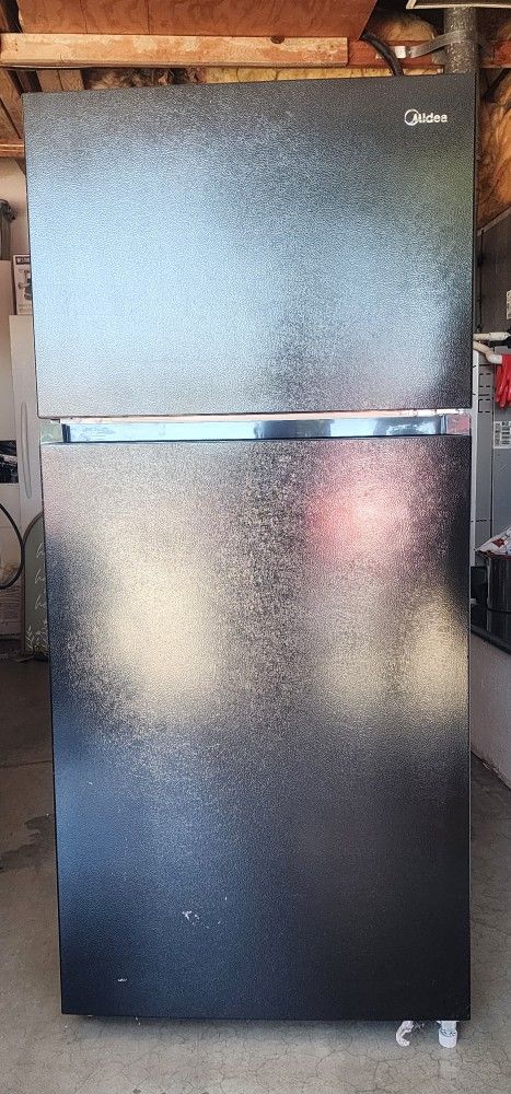 Midea Refrigerator-Freezer
