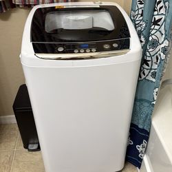 Like new Black + Decker portable washer
