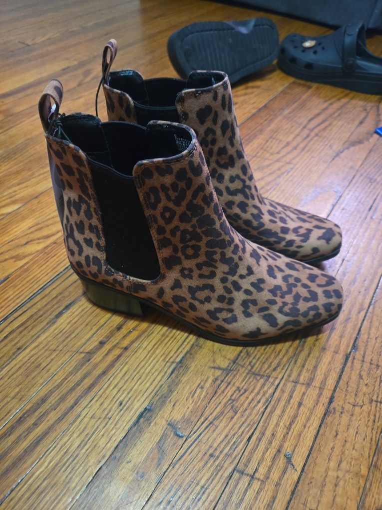 Boots $ 15