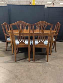 Drexel Traditional Oval Wood Dining Table with Six Dining Chairs Set