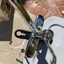 MOEN faucet With Supply Lines 